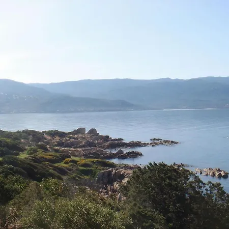 Avec Piscine Et Belle Vue Proche Des Plages Et Commerces *