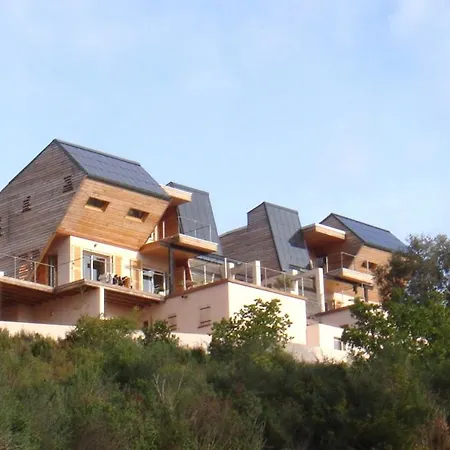 Avec Piscine Et Belle Vue Proche Des Plages Et Commerces *