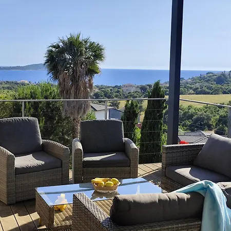 Avec Piscine Et Belle Vue Proche Des Plages Et Commerces Villa