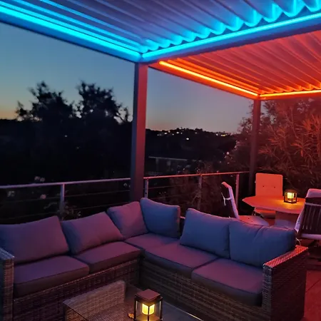 Avec Piscine Et Belle Vue Proche Des Plages Et Commerces Villa Porticcio (Corsica)