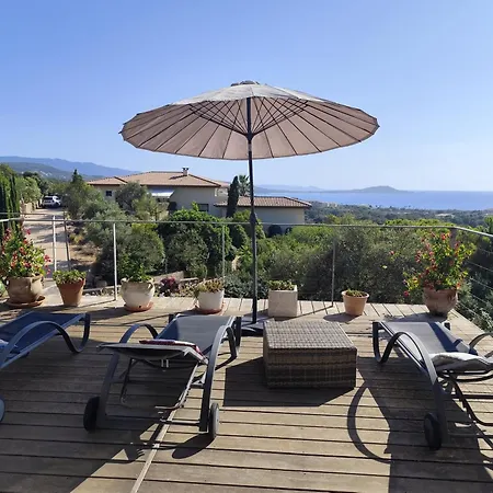 Avec Piscine Et Belle Vue Proche Des Plages Et Commerces