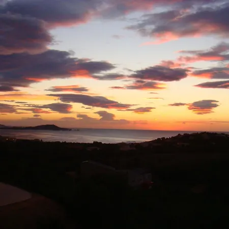 Avec Piscine Et Belle Vue Proche Des Plages Et Commerces Villa Porticcio (Corsica)