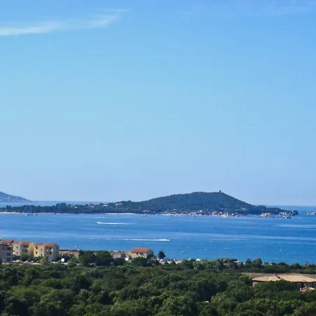 Avec Piscine Et Belle Vue Proche Des Plages Et Commerces Villa