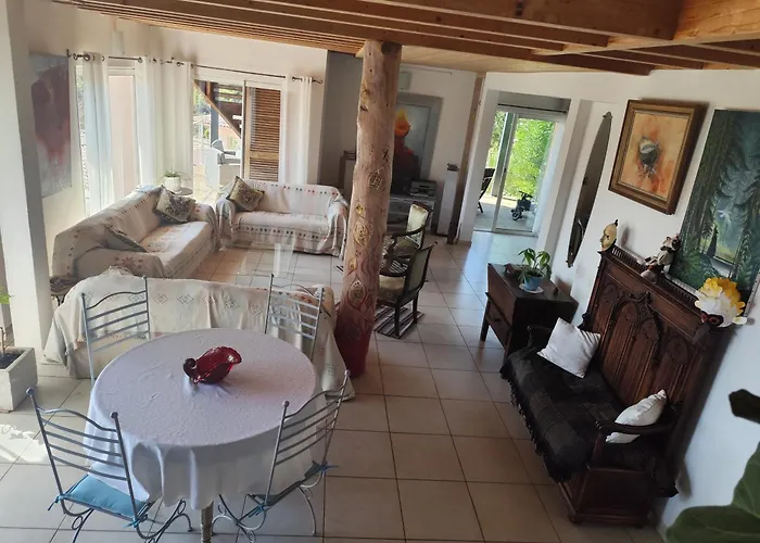 Avec Piscine Et Belle Vue Proche Des Plages Et Commerces Villa