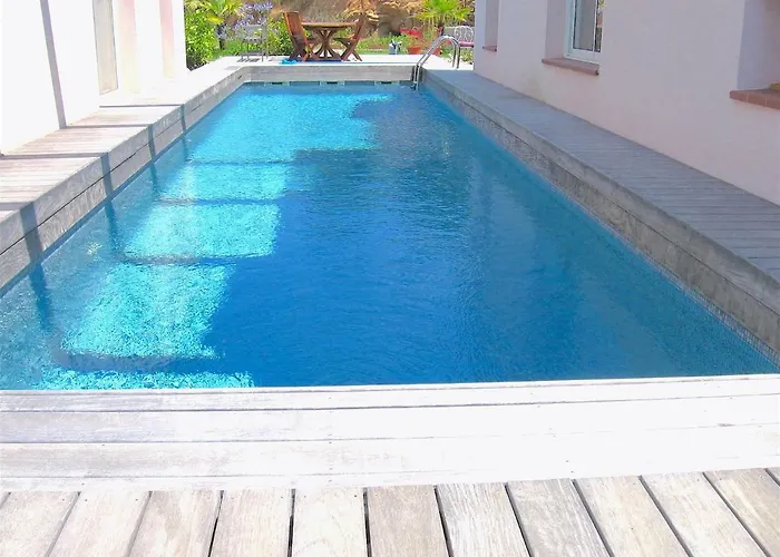 Avec Piscine Et Belle Vue Proche Des Plages Et Commerces *